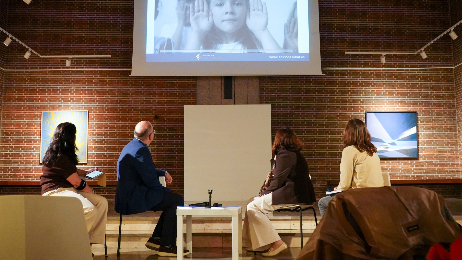 Presentación de La Escuela en Llamas en Madrid
