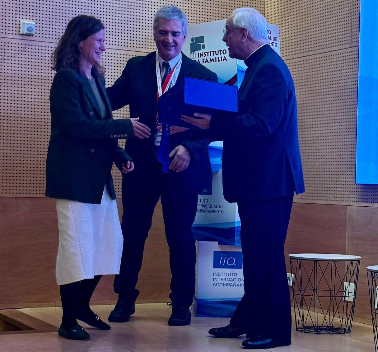 Recogida premio acompañamiento Instituto da Familia noviembre 2025